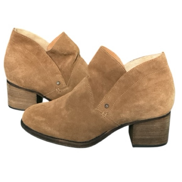 NWOB BearPaw Women's Tan Suede Boots 2.5” Heel - Picture 3 of 9